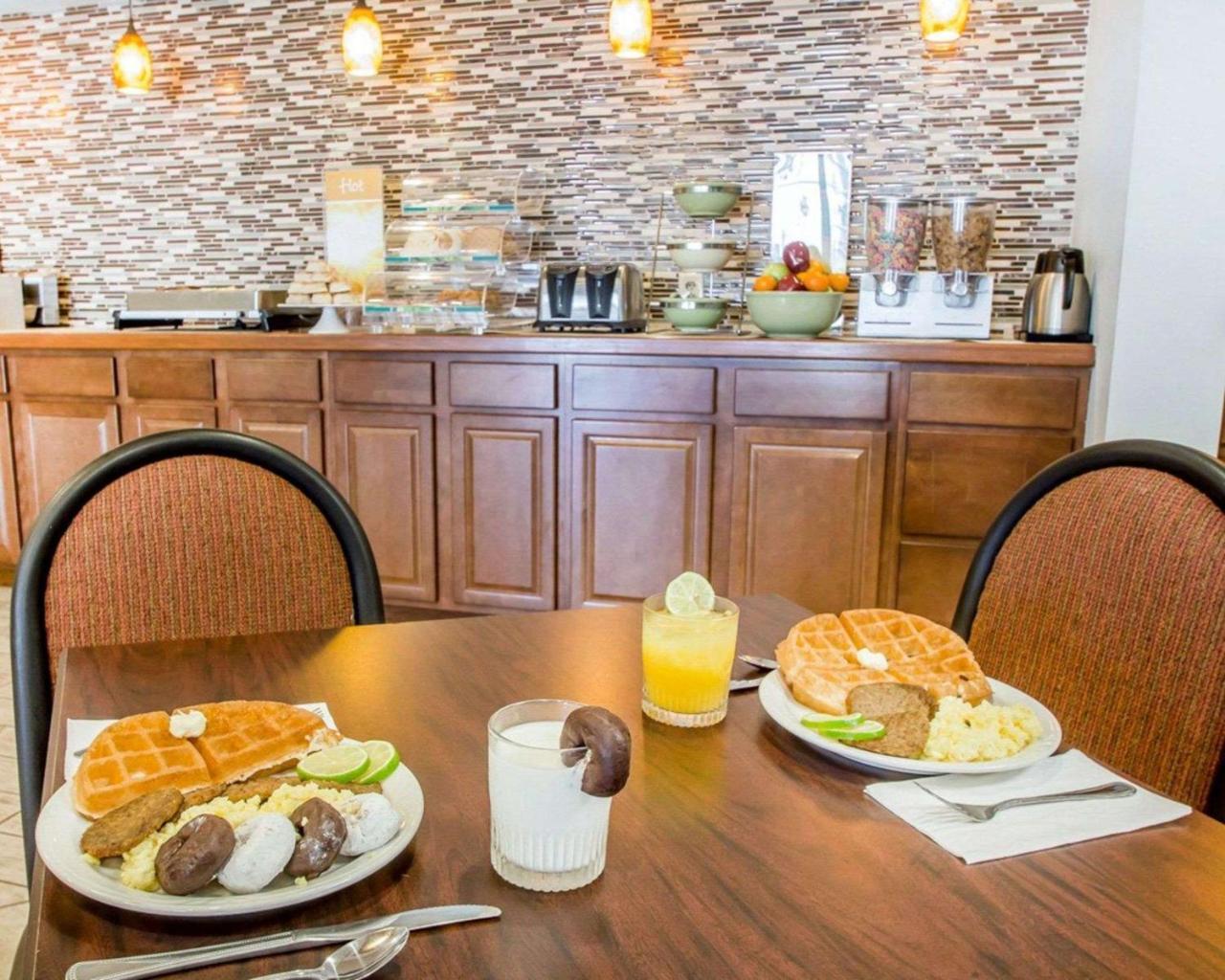 Quality Inn Us65 & E Battlefield Rd Springfield Extérieur photo